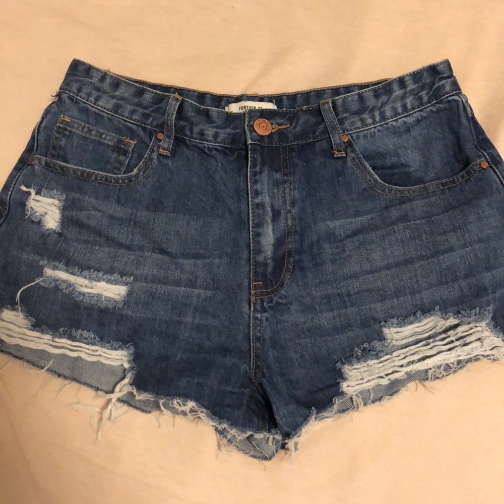 Women’s forever 21 shorts size 27
